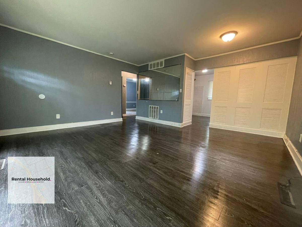 House for rent at 10400 Saratoga, Oak Park, MI 48237