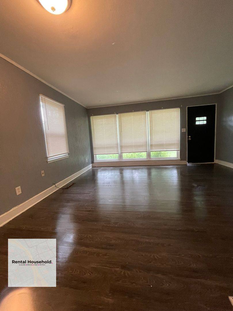 House for rent at 10400 Saratoga, Oak Park, MI 48237