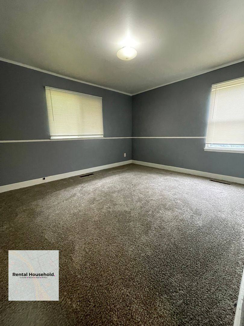 House for rent at 10400 Saratoga, Oak Park, MI 48237