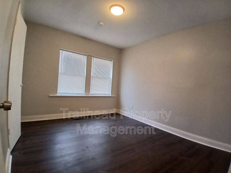 Apartment for rent at 2727 Campbell #1SW, Kansas City, MO 64109