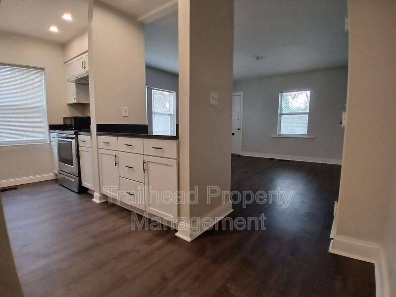 Apartment for rent at 2727 Campbell #1SW, Kansas City, MO 64109