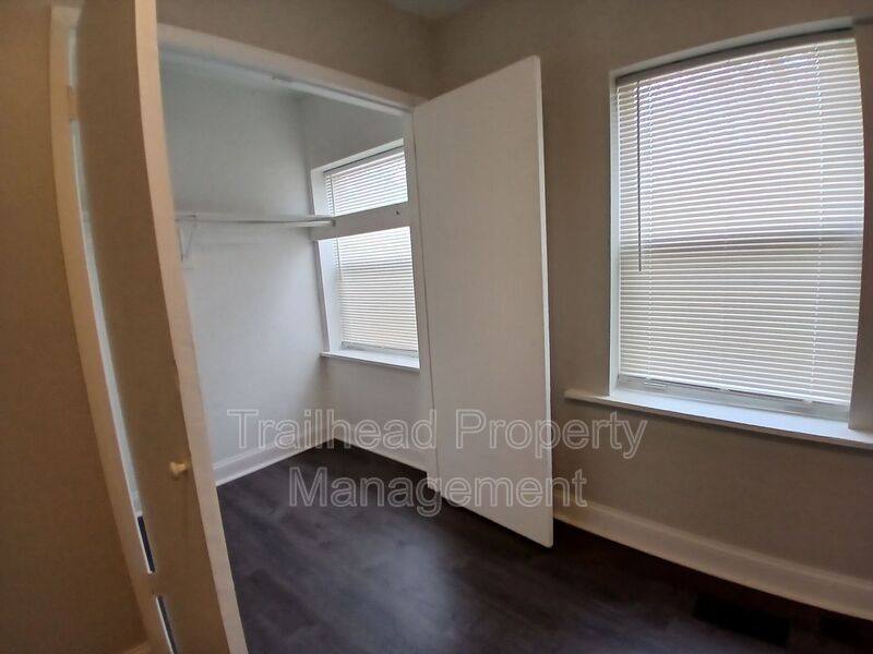 Apartment for rent at 2727 Campbell #1SW, Kansas City, MO 64109