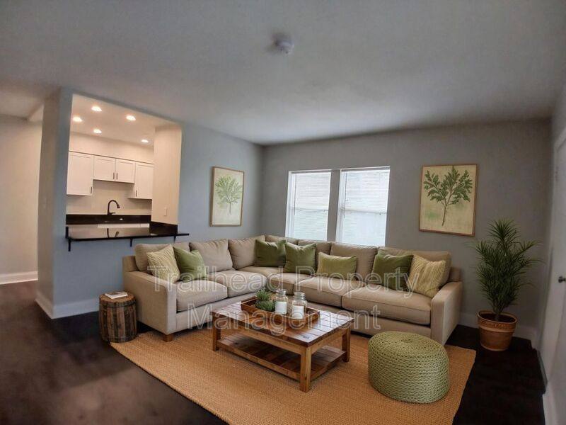 Apartment for rent at 2727 Campbell #1SW, Kansas City, MO 64109