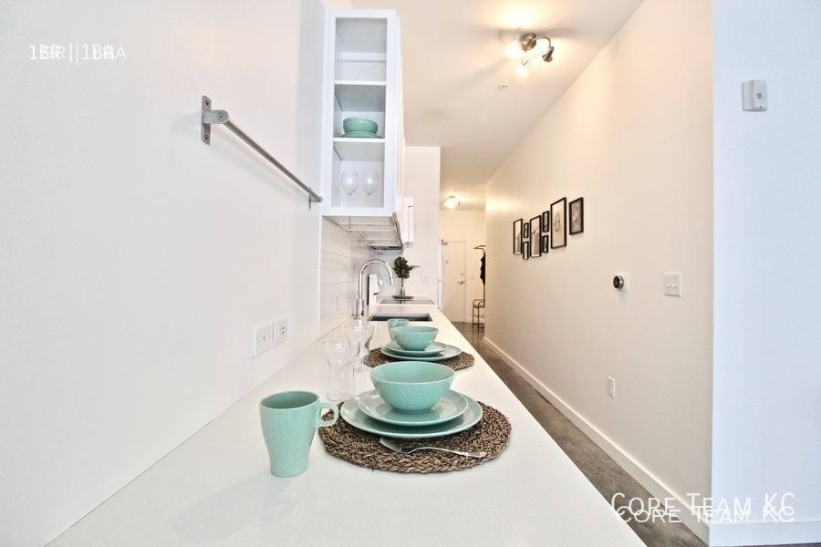 Apartment for rent at 1914 Main St, Kansas City, MO 64108