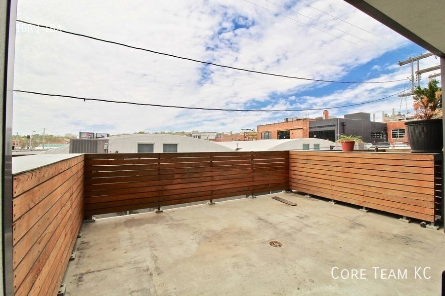 Apartment for rent at 1914 Main St, Kansas City, MO 64108