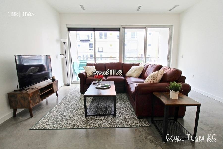 Apartment for rent at 1914 Main St, Kansas City, MO 64108