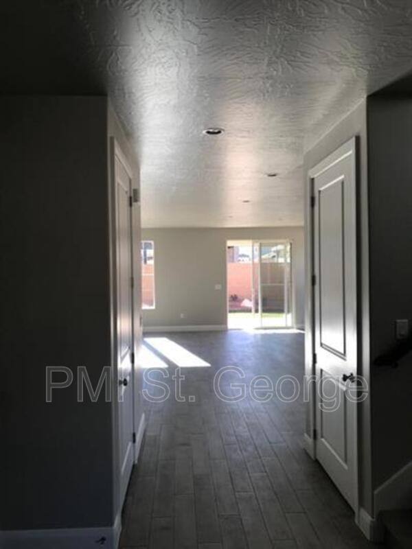 House for rent at 3292 E 2890 S, Washington, UT 84780