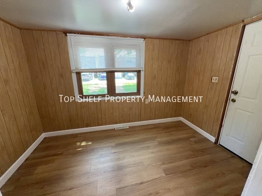 Apartment for rent at 1145 21st St #1, Des Moines, IA 50311