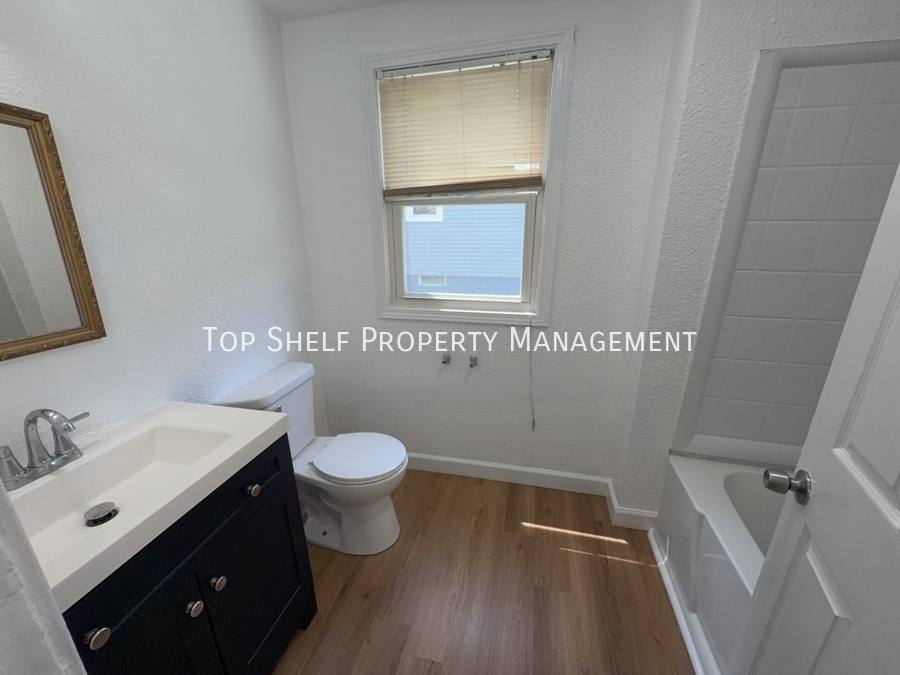Apartment for rent at 1145 21st St #1, Des Moines, IA 50311