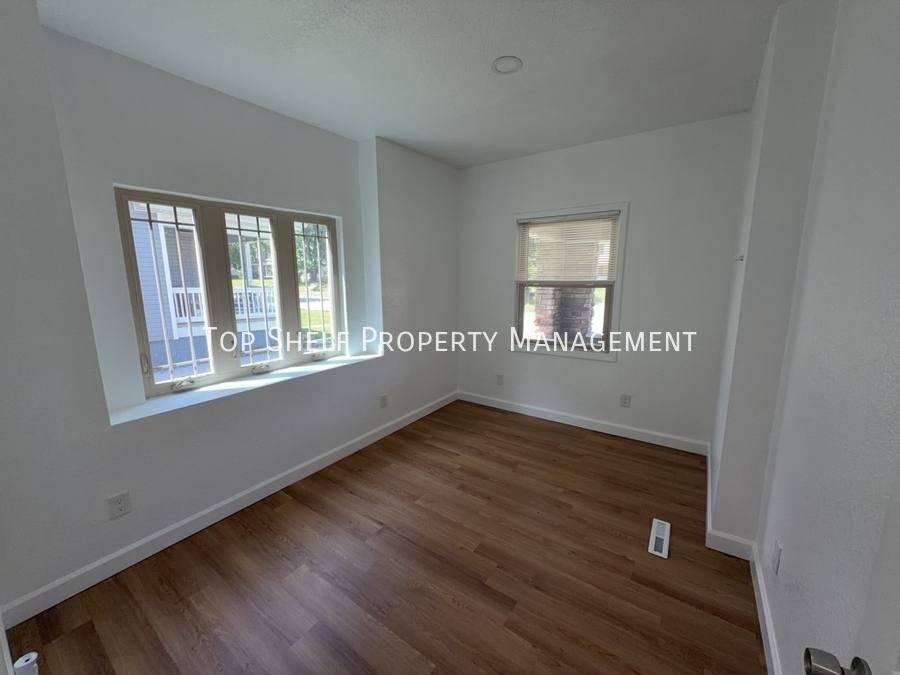 Apartment for rent at 1145 21st St #1, Des Moines, IA 50311
