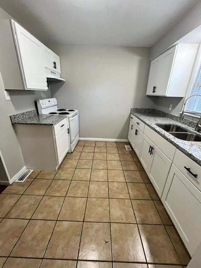 House for rent at 1647 Strader Dr, Lexington, KY 40505