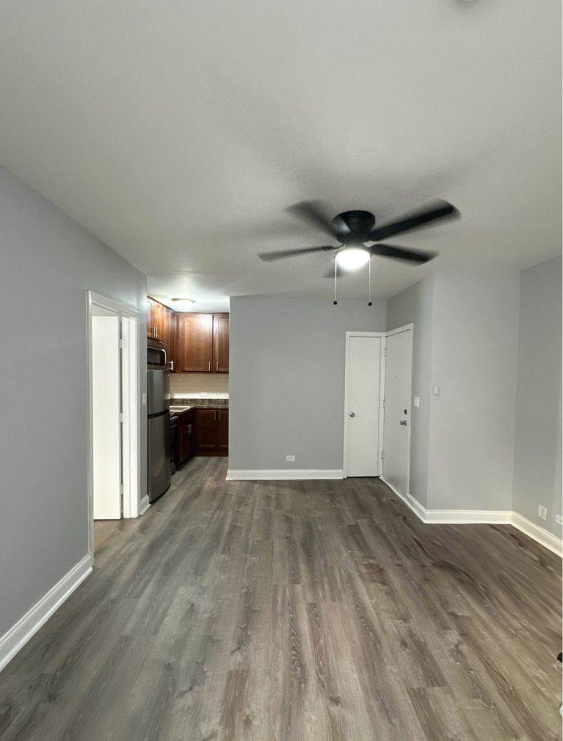 Apartment for rent at 4241 N Kenmore, Chicago, IL 60613