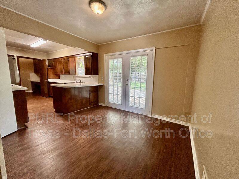 House for rent at 2411 E Mitchell St, Arlington, TX 76010