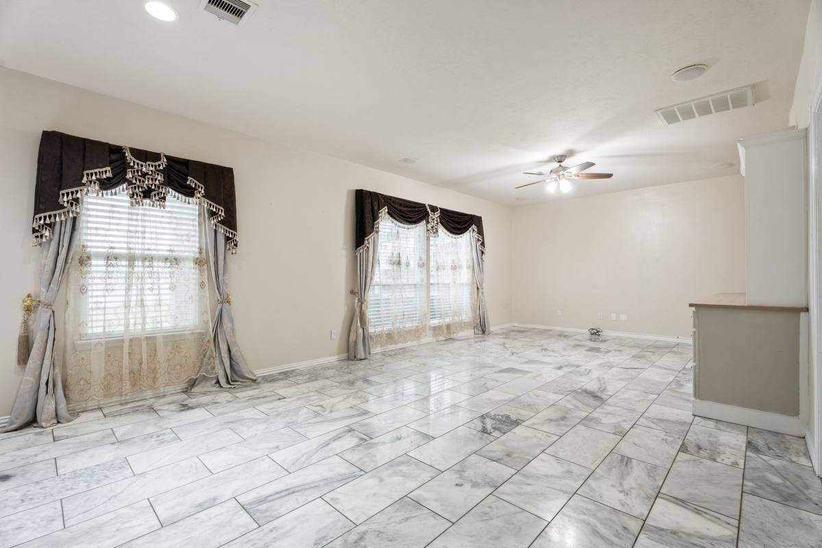 Apartment for rent at 6605 Fallen Breeze Lane, Dickinson, TX 77539