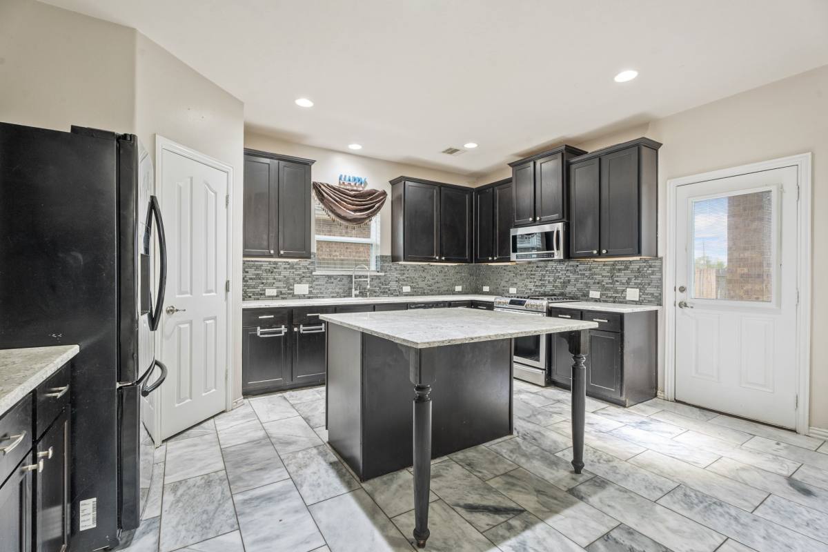 Apartment for rent at 6605 Fallen Breeze Lane, Dickinson, TX 77539
