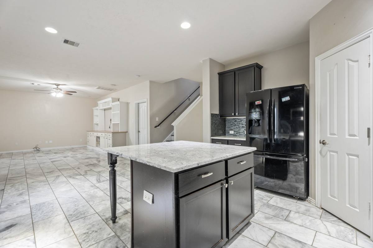 Apartment for rent at 6605 Fallen Breeze Lane, Dickinson, TX 77539