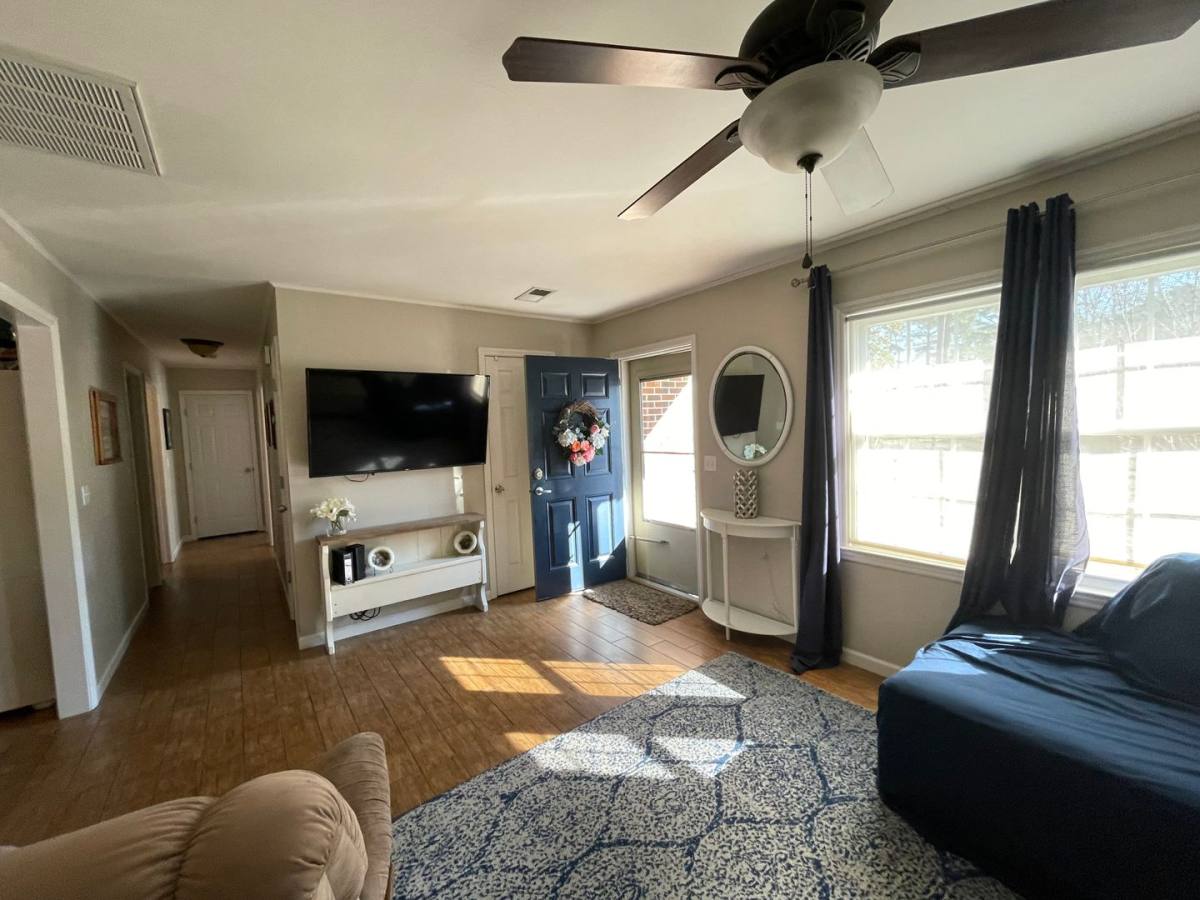 House for rent at 4533 Middlesex Rd, Wilmington, NC 28405