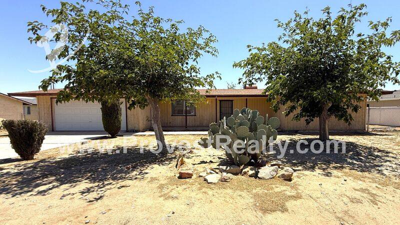 House for rent at 11045 Kiowa Rd, Apple Valley, CA 92308