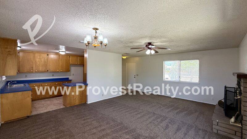 House for rent at 11045 Kiowa Rd, Apple Valley, CA 92308
