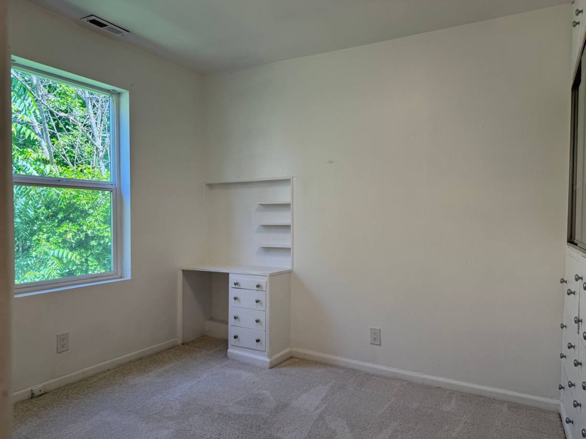 House for rent at 5536 38th Ave NE, Seattle, WA 98105