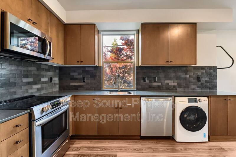 Apartment for rent at 6310 N Maryland Ave #201, Portland, OR 97217