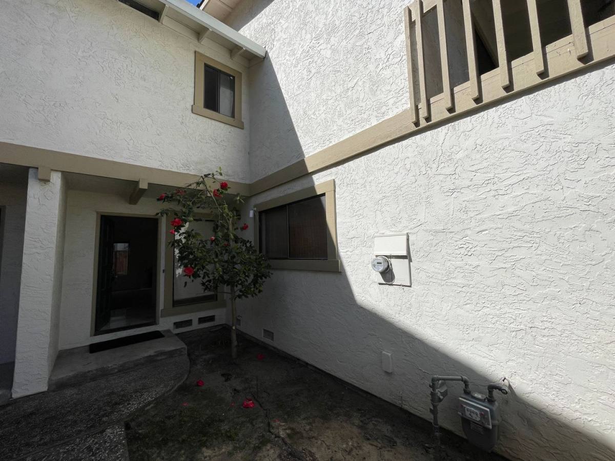 Townhouse for rent at 3443 Homestead Rd, Santa Clara, CA 95051