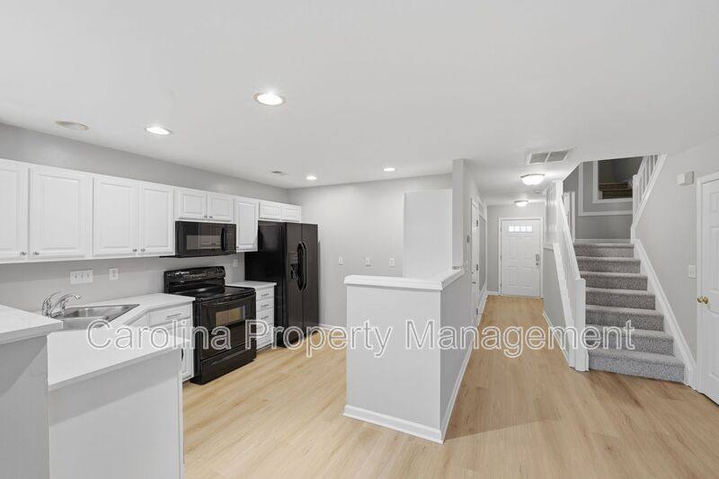 Townhouse for rent at 8144 Christmas Court, Charlotte, NC 28216