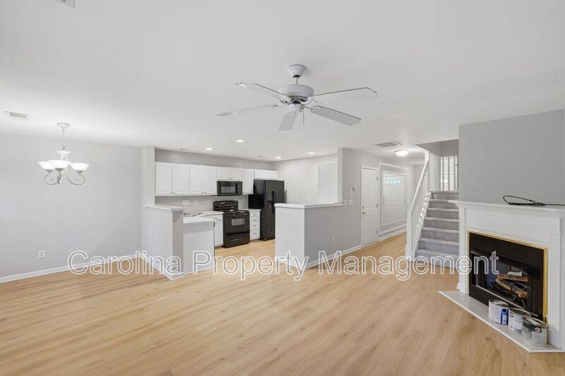 Townhouse for rent at 8144 Christmas Court, Charlotte, NC 28216