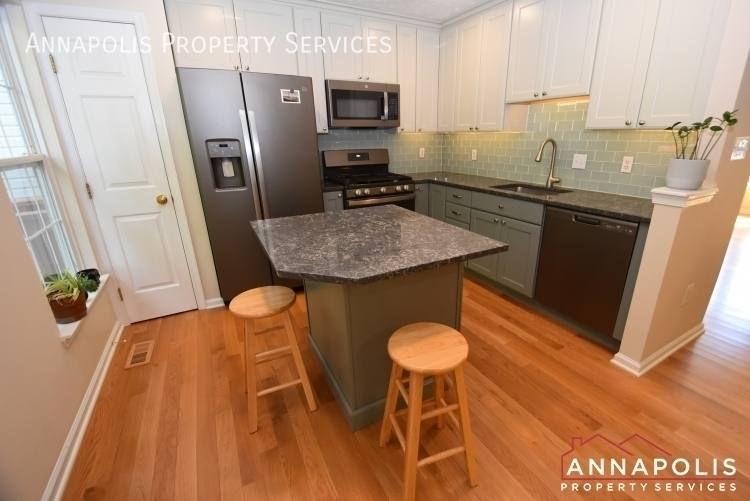 Townhouse for rent at 8735 Thornbrook Dr, Odenton, MD 21113