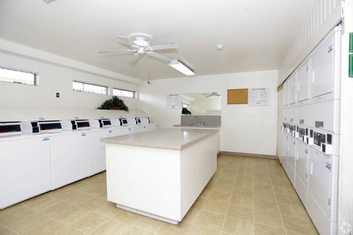 Apartment for rent at 15652 Williams St, Tustin, CA 92780
