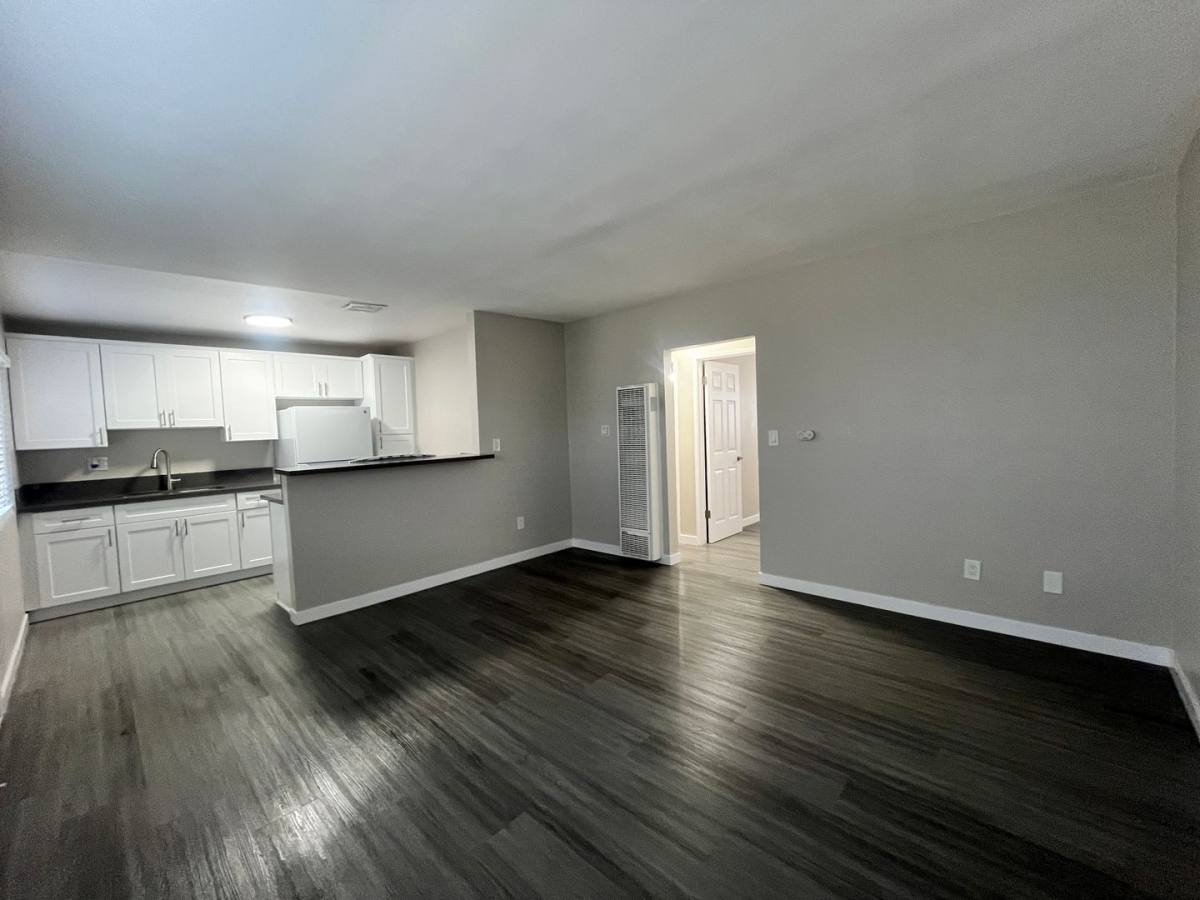 Apartment for rent at 1604 Henderson Ave, Long Beach, CA 90813
