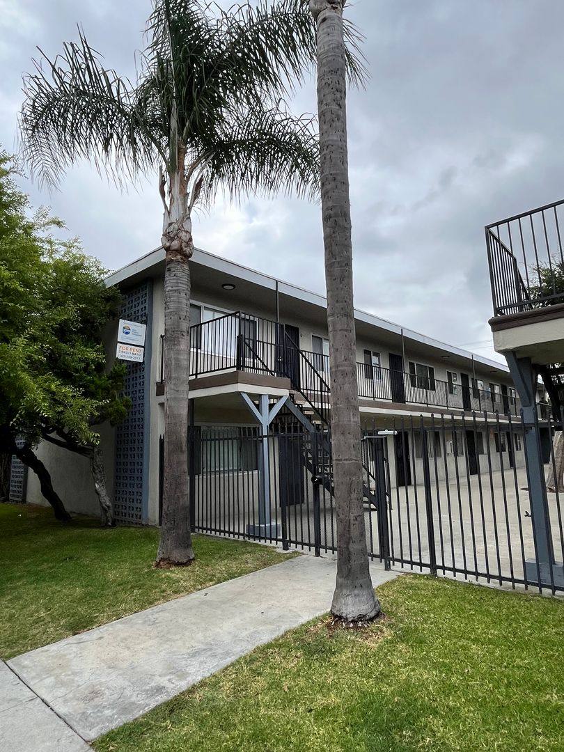 Apartment for rent at 1604 Henderson Ave, Long Beach, CA 90813