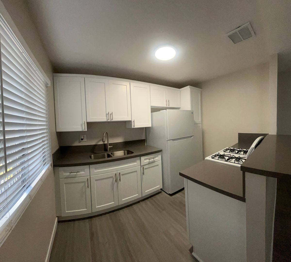 Apartment for rent at 1604 Henderson Ave, Long Beach, CA 90813