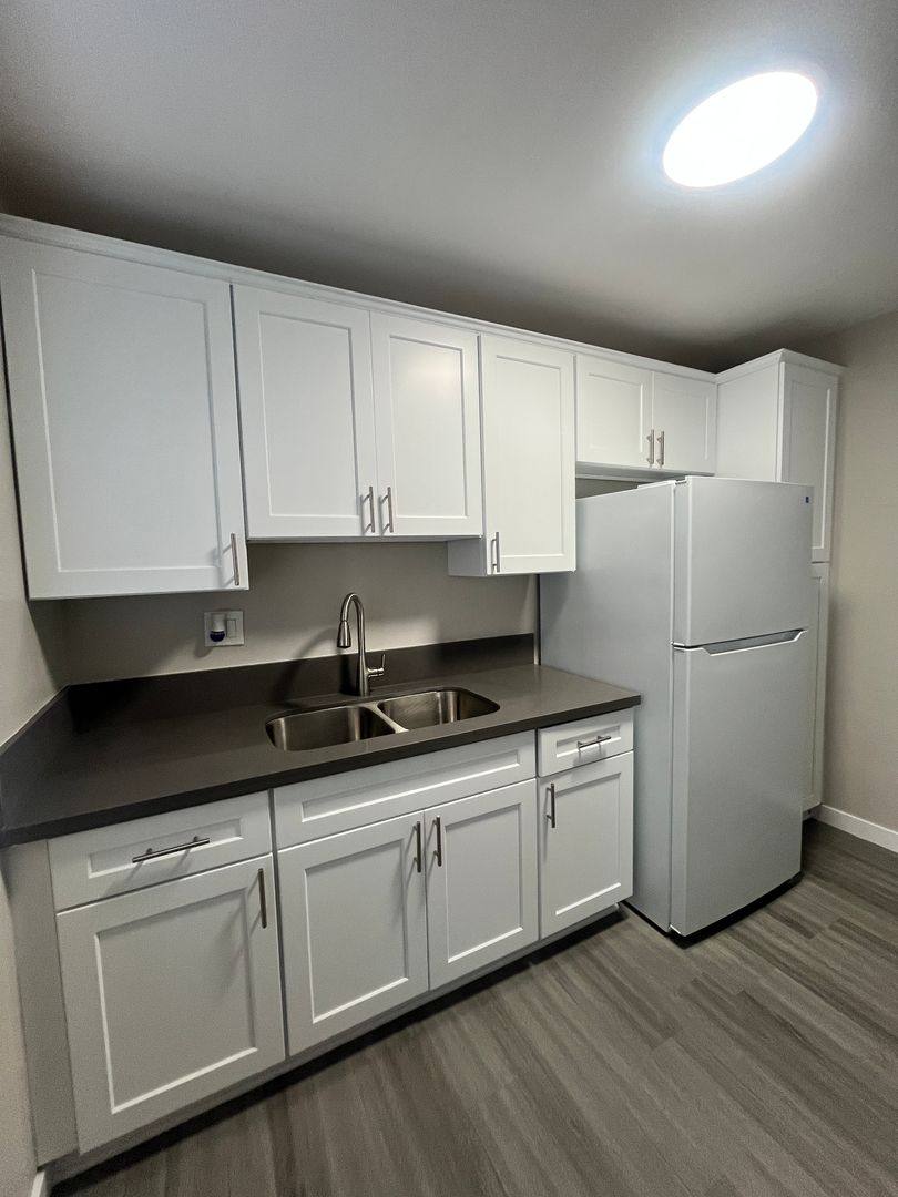 Apartment for rent at 1604 Henderson Ave, Long Beach, CA 90813