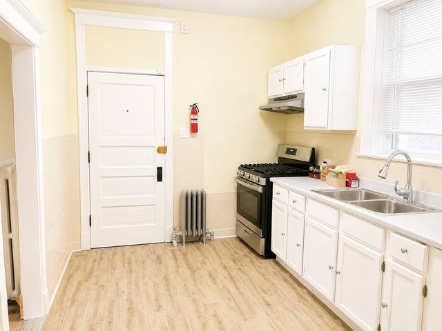 Apartment for rent at 1320 W 64th St #1, Chicago, IL 60636