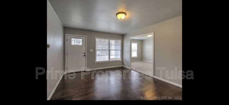 House for rent at 925 E Thompson Ave, Sapulpa, OK 74066