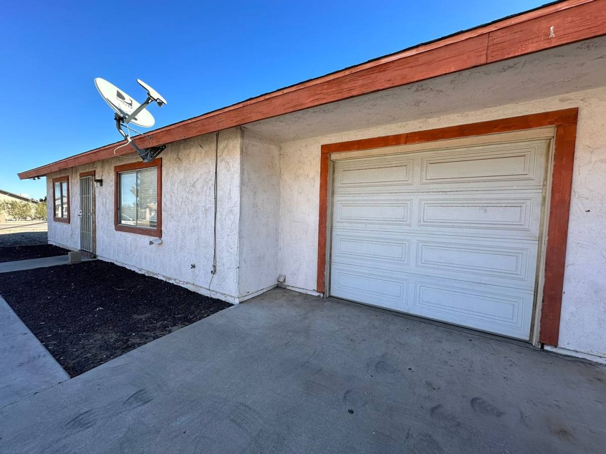Apartment for rent at 13915 Spruce St, Hesperia, CA 92345