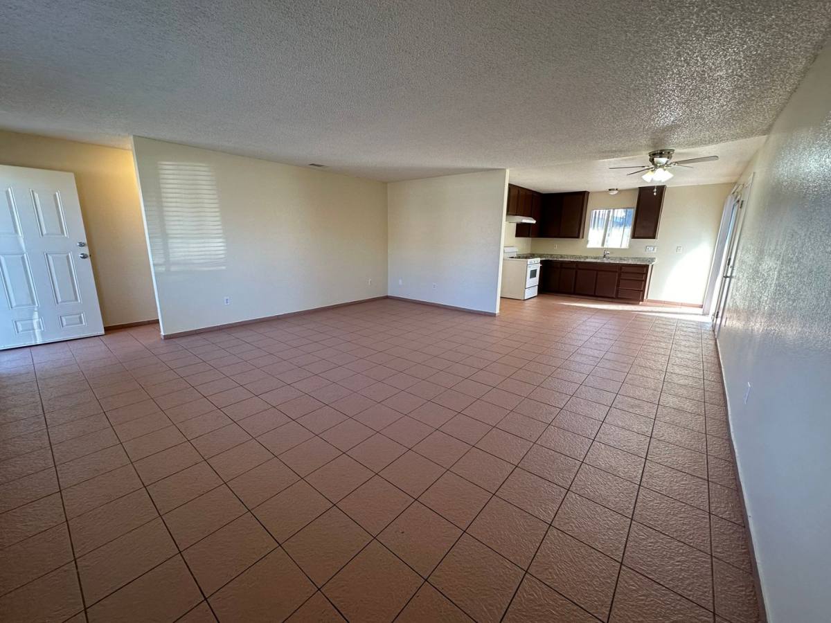 Apartment for rent at 13915 Spruce St, Hesperia, CA 92345