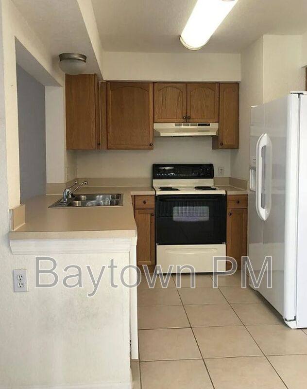 Townhouse for rent at 16547 Lake Brigadoon Circle, Tampa, FL 33618