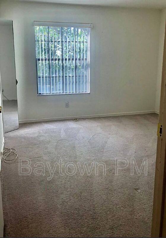 Townhouse for rent at 16547 Lake Brigadoon Circle, Tampa, FL 33618
