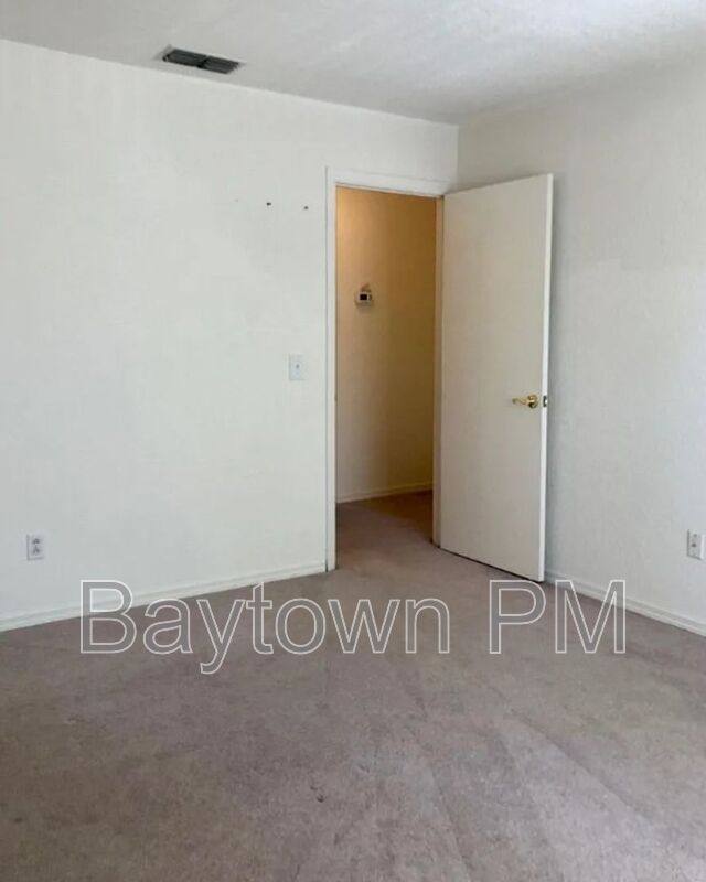 Townhouse for rent at 16547 Lake Brigadoon Circle, Tampa, FL 33618