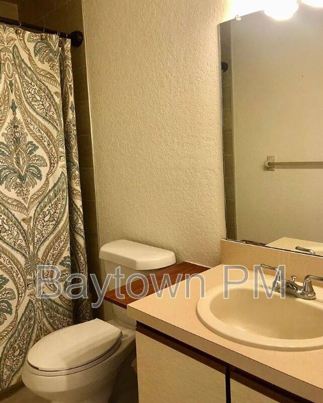 Townhouse for rent at 16547 Lake Brigadoon Circle, Tampa, FL 33618
