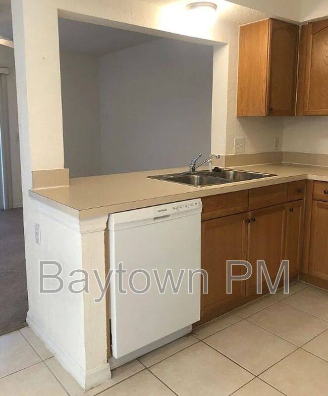 Townhouse for rent at 16547 Lake Brigadoon Circle, Tampa, FL 33618
