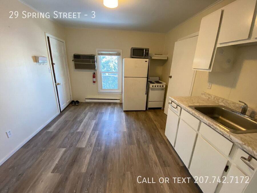 Apartment for rent at 29 Spring St #3, Newmarket, NH 03857