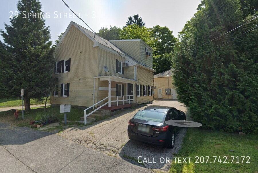 Apartment for rent at 29 Spring St #3, Newmarket, NH 03857