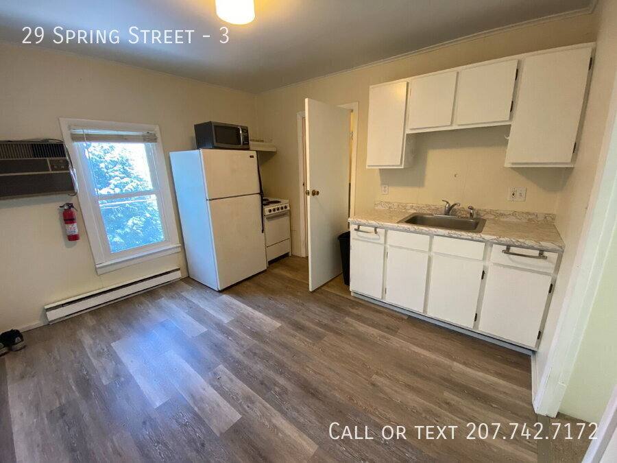 Apartment for rent at 29 Spring St #3, Newmarket, NH 03857