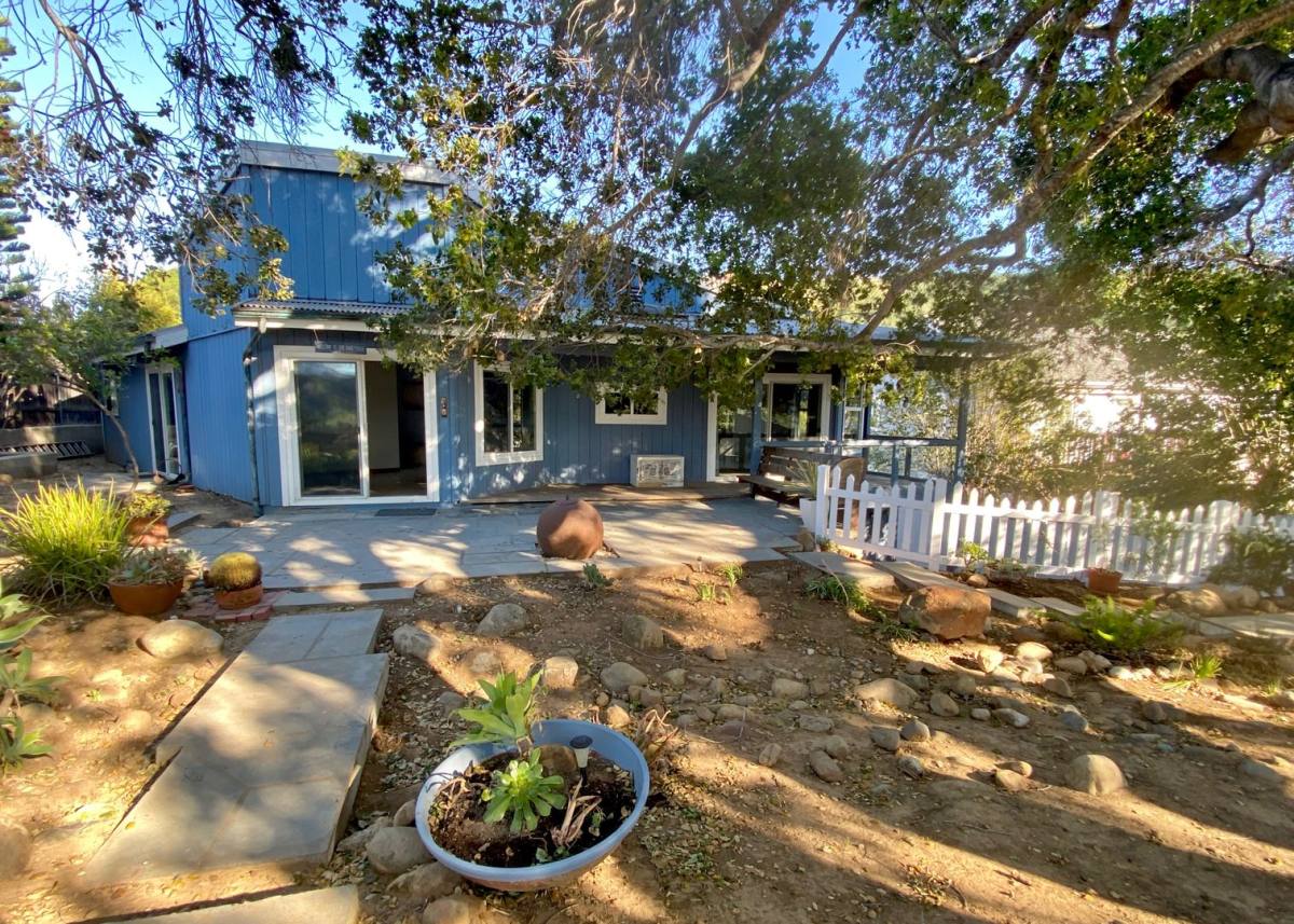 House for rent at 11051 Puesta Del Sol, Oak View, CA 93022