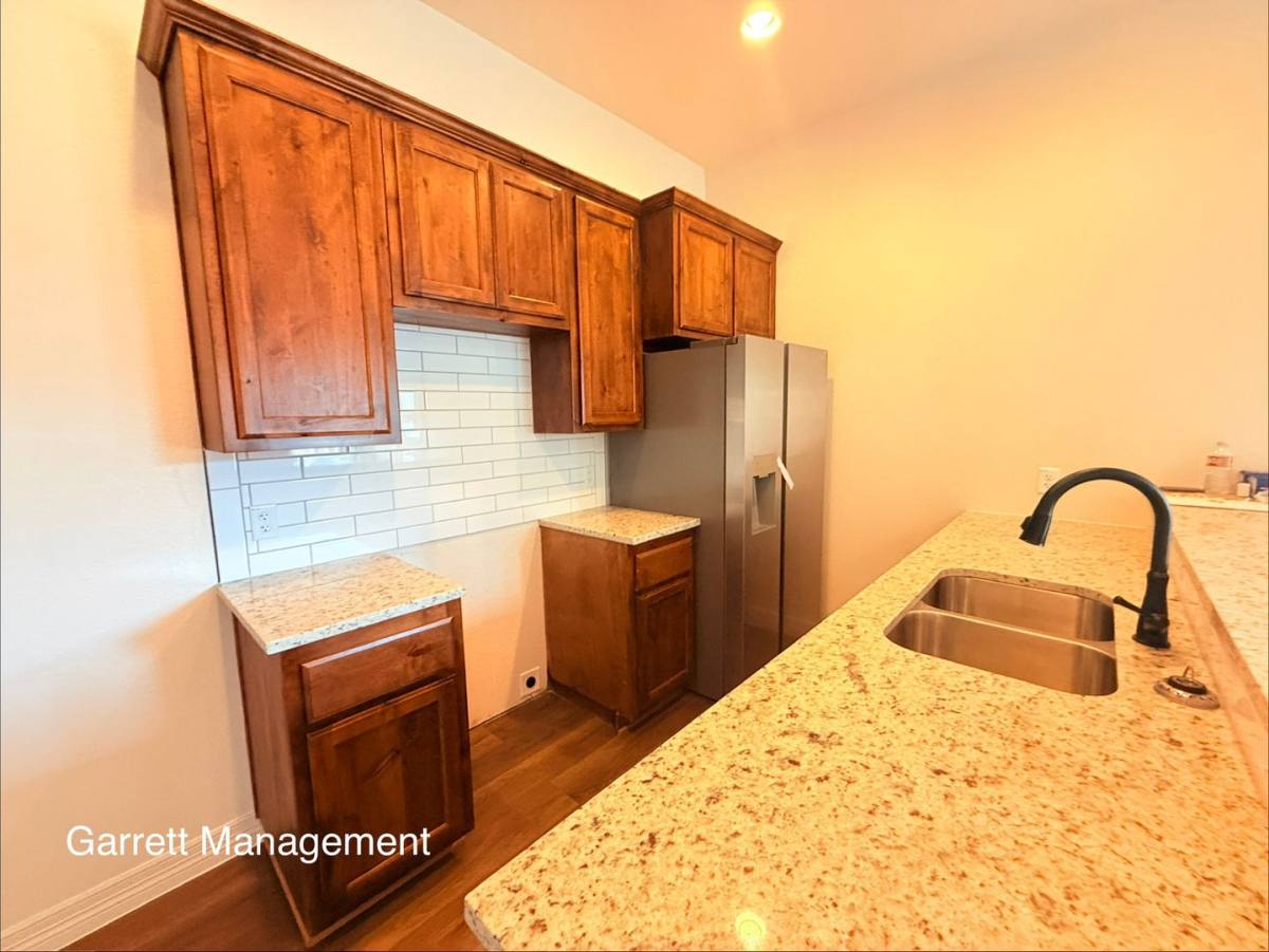 Townhouse for rent at 207 N Ridge, Lampasas, TX 76550