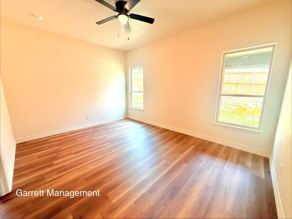 Townhouse for rent at 207 N Ridge, Lampasas, TX 76550