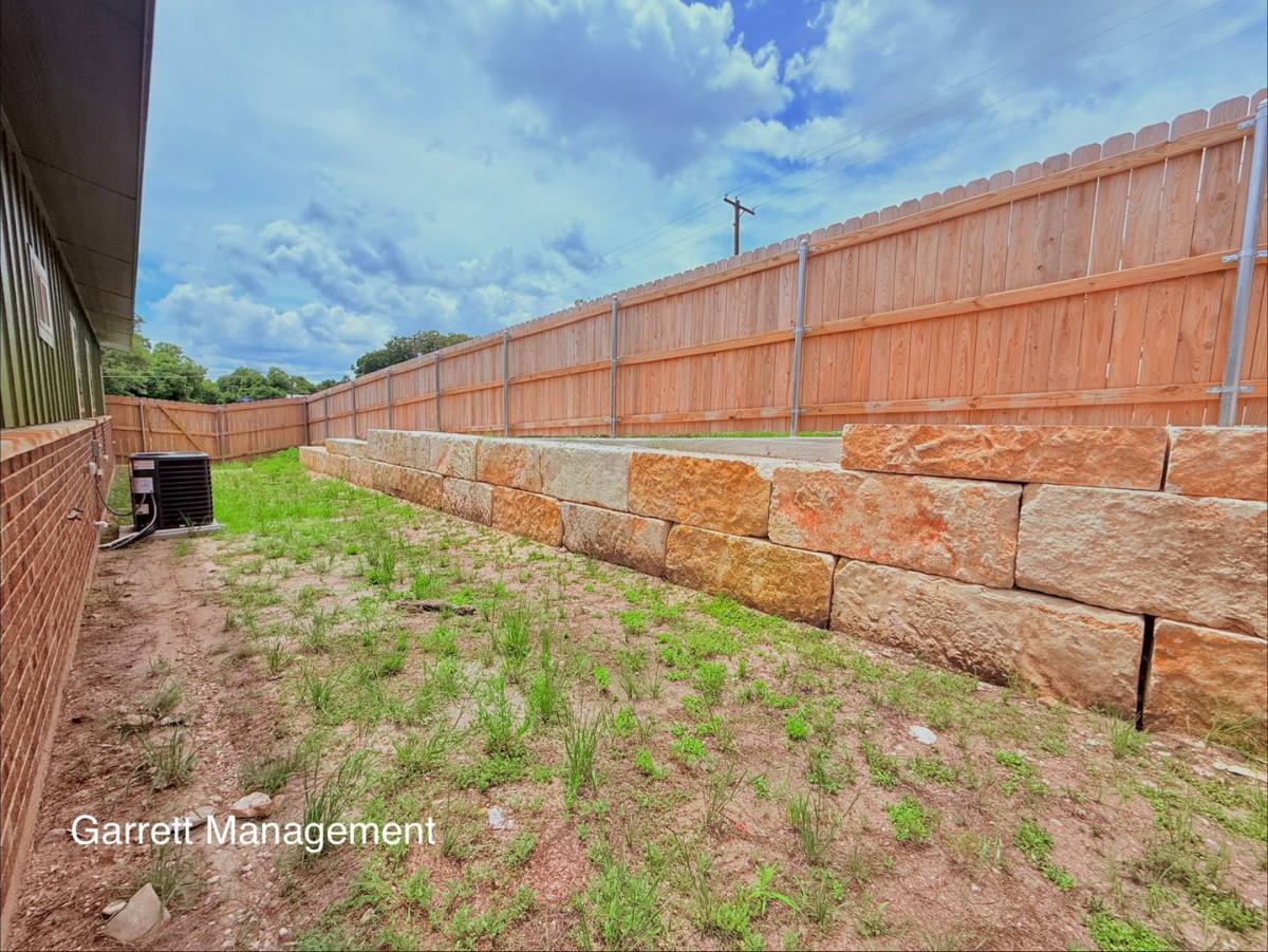 Townhouse for rent at 207 N Ridge, Lampasas, TX 76550